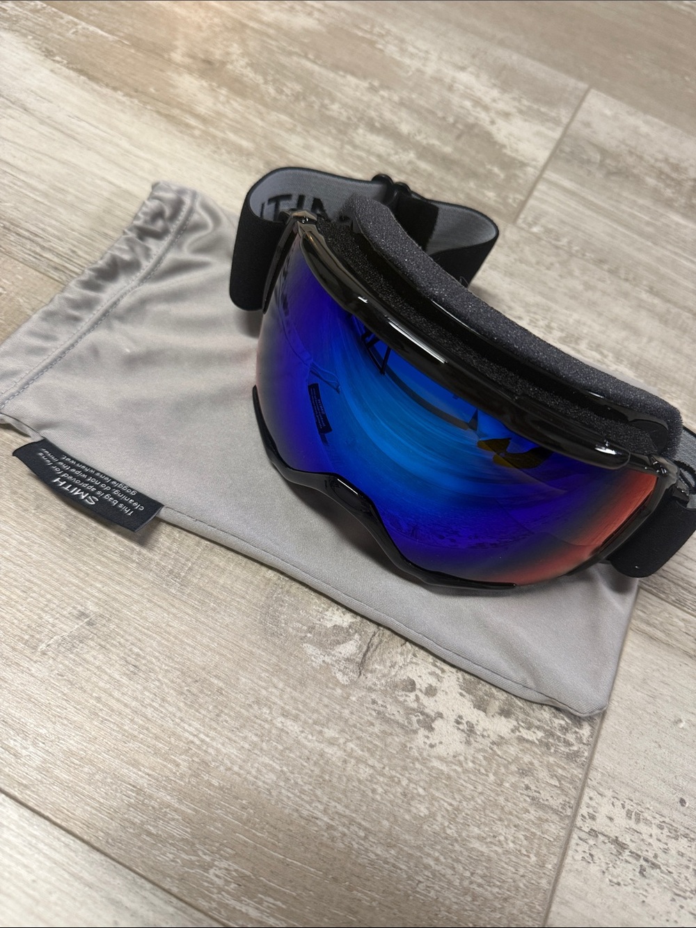 Smith snowboarding goggles